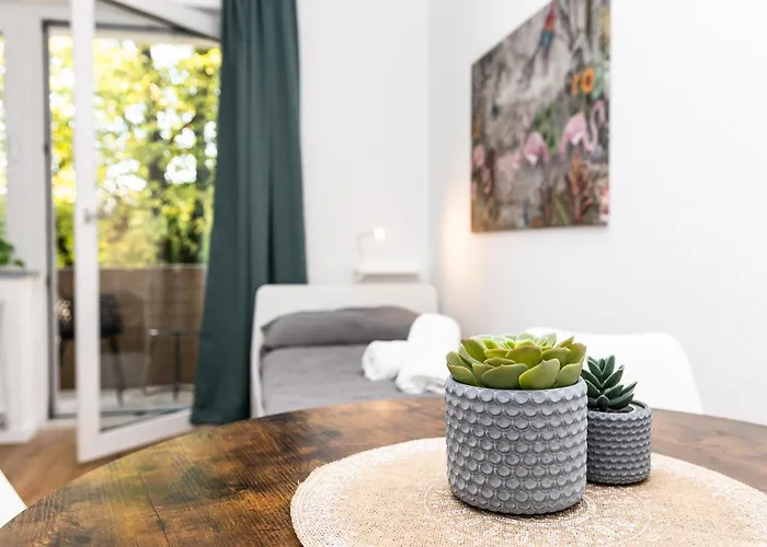 Cosyhomes24 - Centrally With Balcony - Ha02 *